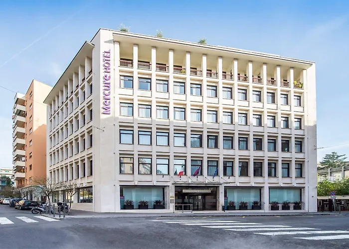 Otel Mercure Piazza Bologna 3*